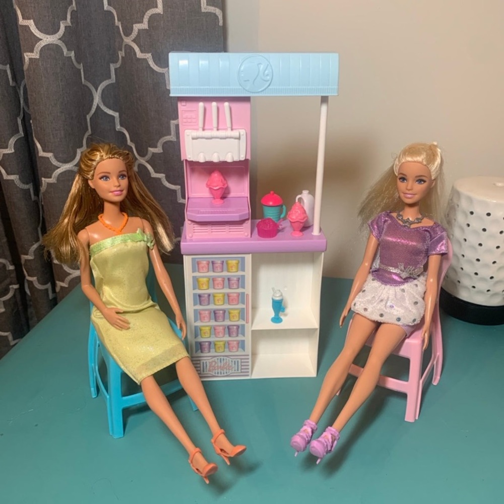 Barbie Ice Cream Shop Playset